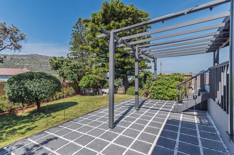 4 Bedroom Property for Sale in Fish Hoek Western Cape